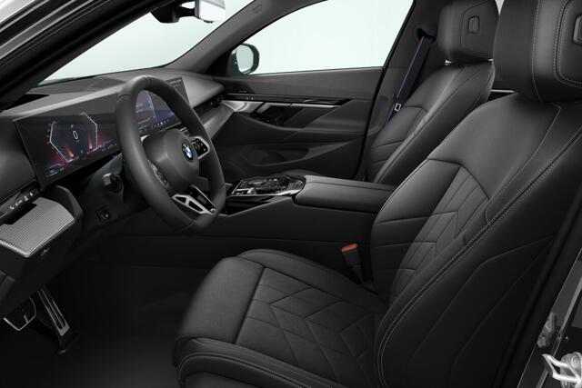 BMW 5-SERIE Sedan 520i | M Sportpakket Pro | Innovation Pack | Travel Pack | Comfort Pack | Trekhaak