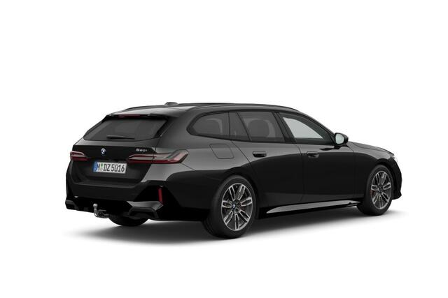 BMW 5-SERIE Touring 520i | M sportpakket Pro | Innovation Pack | Comfort Pack | Trekhaak
