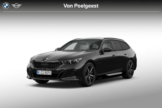BMW 5-SERIE Touring 530e M Sport Edition | M Sportpakket Pro | Innovation Pack | Travel Pack | Comfort Pack | Trekhaak