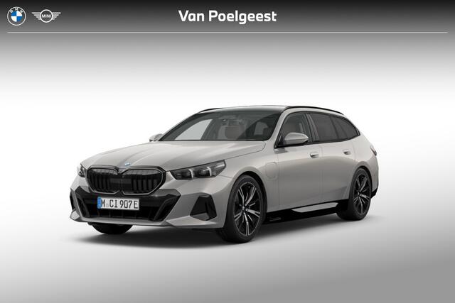 BMW 5-SERIE Touring 530e M Sport Edition | M Sportpakket Pro | Innovation Pack | Travel Pack | Comfort Pack | Trekhaak