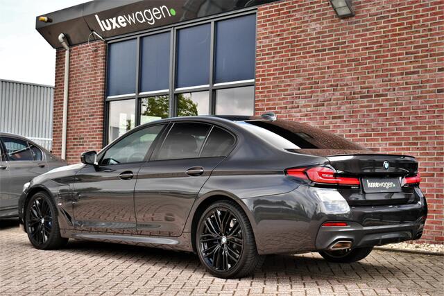 BMW 5-SERIE 545e xDrive M-Sport Pano Comfseat HUD ACC H/K 360 Laser