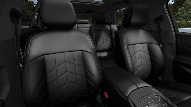 BMW 5-SERIE Touring 520i M Sport Automaat / Panoramadak / Trekhaak / Bowers & Wilkins / Comfortstoelen / Parking Assistant Plus / Stoelventilatie / Stuurverwarming