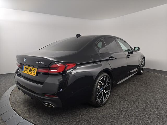 BMW 5-SERIE 530e xDrive High Executive | M Sportpakket | M Sportstuur | Lederen bekleding |