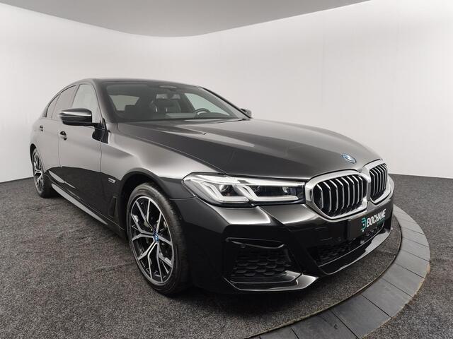 BMW 5-SERIE 530e xDrive High Executive | M Sportpakket | M Sportstuur | Lederen bekleding |