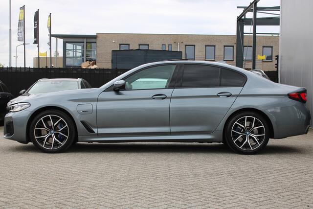 BMW 5-SERIE 520e M-SPORT SCHUIFDAK LEDER MEMORY CARPLAY HEAD-UP