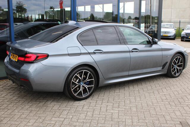 BMW 5-SERIE 520e M-SPORT SCHUIFDAK LEDER MEMORY CARPLAY HEAD-UP