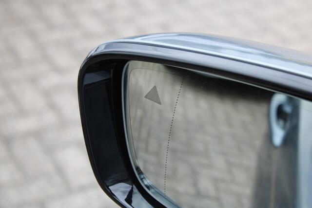 BMW 5-SERIE 520e M-SPORT SCHUIFDAK LEDER MEMORY CARPLAY HEAD-UP
