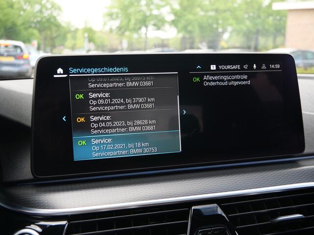 BMW 5-SERIE 545e xDrive High Executive 394 Pk Automaat Navi / DAB / Camera's / Apple Carplay / Leer / Pano-dak