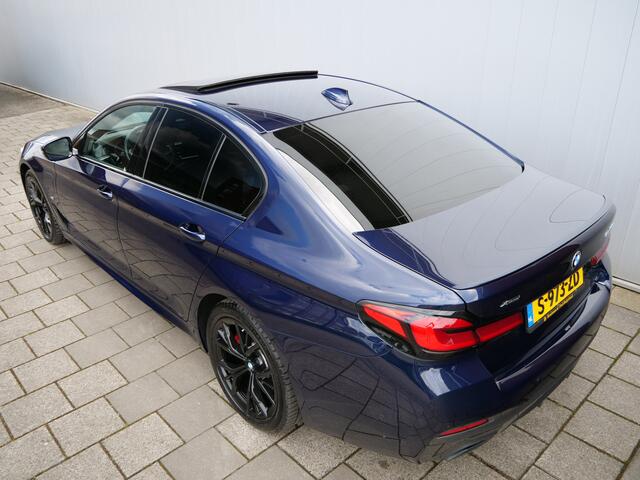 BMW 5-SERIE 545e xDrive High Executive 394 Pk Automaat Navi / DAB / Camera's / Apple Carplay / Leer / Pano-dak