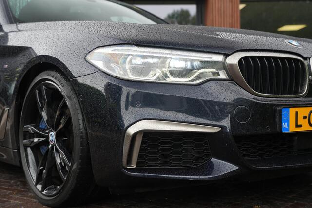 BMW 5-SERIE M550i xDrive High Executive Schuifdak Adapt. Cruise Massage Harman/Kardon Stoelvent. 20''LM