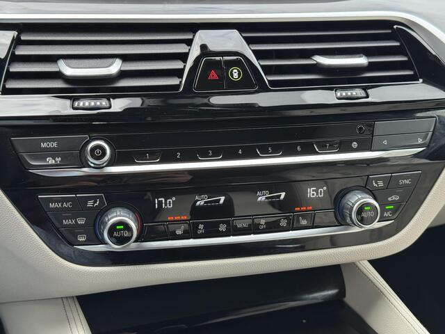 BMW 5-SERIE Touring 530e High Executive M-SPORT INDIVIDUAL / Dealer Onderhouden / Harman Kardon / 1.700 kg Trekgewicht / Elektrische Verstelbare Stoelen / Stoelverwarming / Parkeersensoren Voor en Achter / Elek. Achterklep / Navigatie /