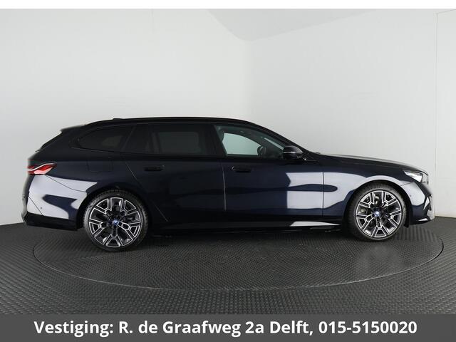 BMW 5-SERIE Touring 530e M-Pakket | Harman Kardon | Elektrisch wegklapbare trekhaak | Leder | december '25 | NL Auto