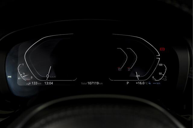 BMW 5-SERIE 545e xDrive High Executive M Sport | Maxton-Pakket | Speciaal uitlaatsyst. | Harmon/Kardon | Dig. Cockpit | Cruise | Stoel-+Stuurverw. | Camera | PDC | NAV+App. Connect | Auto. Airco | LM 20" |