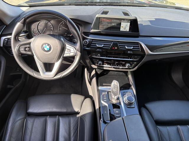 BMW 5-SERIE Touring 530i xDrive Executive / Navi / Trekhaak Wegklapbaar / Elektrische achterklep / Winterset Beschikbaar /