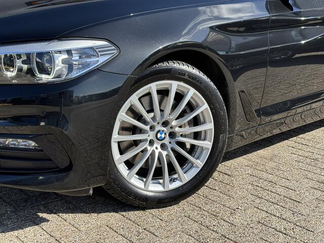 BMW 5-SERIE Touring 530i xDrive Executive / Navi / Trekhaak Wegklapbaar / Elektrische achterklep / Winterset Beschikbaar /