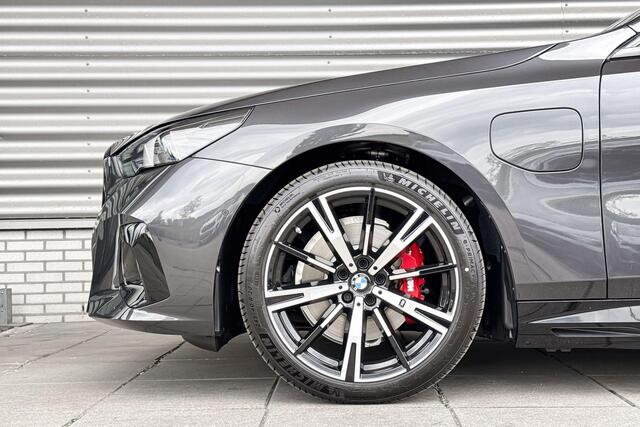 BMW 5-SERIE Touring 530e M Sport Edition