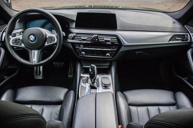BMW 5-SERIE Touring 530i High Executive | M-pakket | Lederen Bekleding