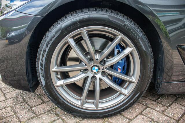 BMW 5-SERIE Touring 530i High Executive | M-pakket | Lederen Bekleding