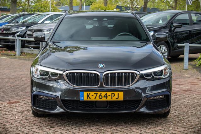BMW 5-SERIE Touring 530i High Executive | M-pakket | Lederen Bekleding