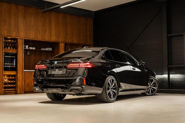 BMW 5-SERIE Touring 530e M Sport Edition Panoramadak | H&K | Stoelventilatie