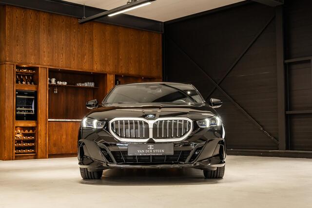 BMW 5-SERIE Touring 530e M Sport Edition Panoramadak | H&K | Stoelventilatie