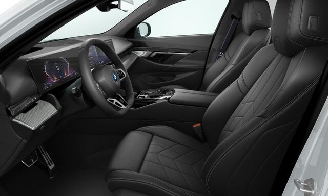 BMW 5-SERIE Touring 530e M-Sport Pro - Pano - Trekhaak - ACC - Head-up - Harman Kardon