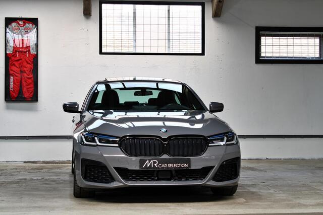 BMW 5-SERIE 530i High Executive | M-Sport | 19 inch | Schuifdak | Keyless | Adapt. Cruise | NL auto | BTW |