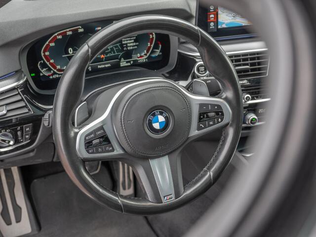 BMW 5-SERIE 530i High Executive | BTW | Elc trekhaak | Dealer onderhouden