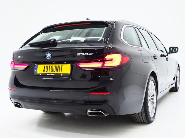 BMW 5-SERIE Touring 530e xDrive | LED Grille | Leder | Camera | Adaptive Cruise | Sfeerlicht | Dodehoek | Carplay
