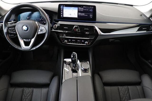 BMW 5-SERIE TOURING 530E BUSINESS EDITION PLUS -POWER SEATS|STOEL&STUURWIELVERWARMING|TREKHAAK|CAMERA