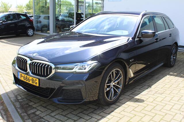 BMW 5-SERIE Touring 520e Business Edition Plus M-sport | Incl. 12 maanden Garantie | 1e Eigenaar | BMW Laser koplampen | Elektrisch verstelbare stoelen met memory | Stoelverwarming | Apple CarPlay/Android Auto | Elektrisch verstelbaar stuur | Elektrische kofferbakkle