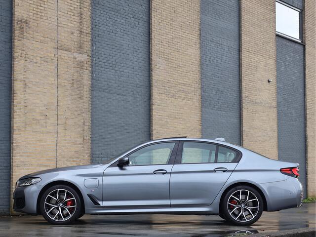 BMW 5-SERIE 530e High Executive M Sport Schuifdak | HUD | Massage | ACC | Comfortstoelen | Haak