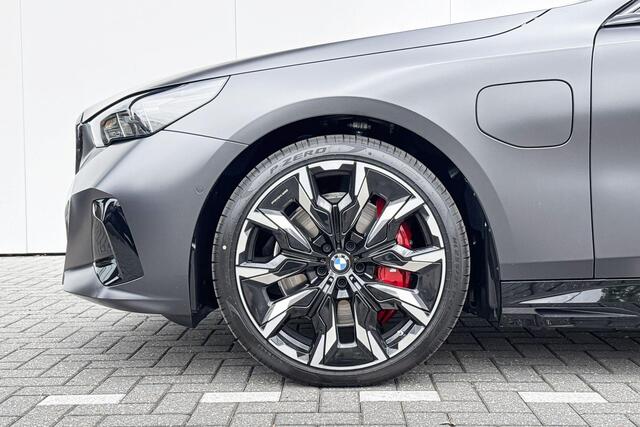 BMW 5-SERIE Touring 550e xDrive Bowers & Wilkins | M Sport | Trekhaak