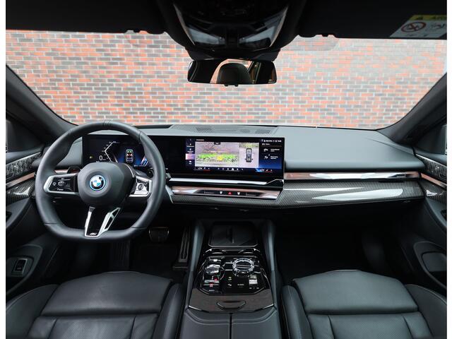 BMW 5-SERIE Touring 550e xDrive | M Performance - Trekhaak - Bowers & Wilkins