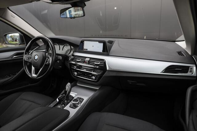 BMW 5-SERIE Touring 530i 252PK Executive ? Trekhaak ? LED ? 18 inch