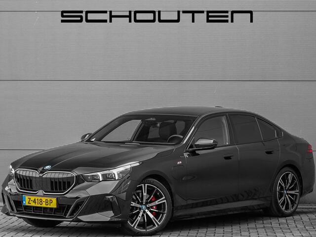 BMW 5-SERIE 530e M-Sport Pro Pano Iconic Glow H/K Camera 20"