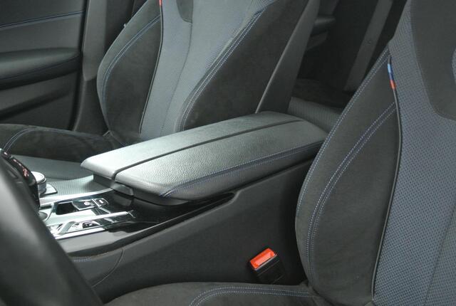 BMW 5-SERIE 545e xDrive M-Sport | Shadow Line | Parking Pack | Sfeerverlichting | Stoel & Stuur Verwarming |