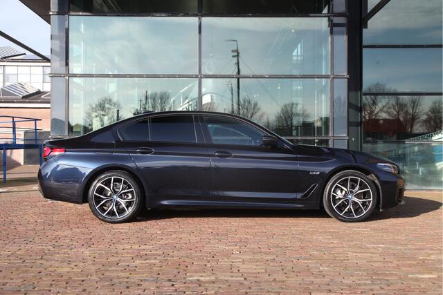 BMW 5-SERIE 530e M Sport |HIFI|Stuurver|Drivingass|CarbonZwart|