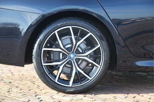 BMW 5-SERIE 530e M Sport |HIFI|Stuurver|Drivingass|CarbonZwart|