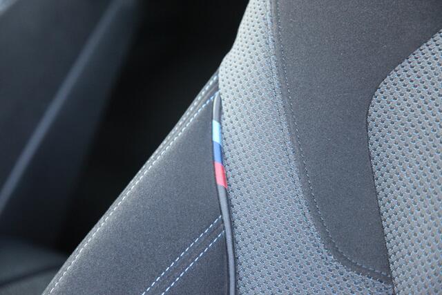 BMW 5-SERIE 530e M Sport |HIFI|Stuurver|Drivingass|CarbonZwart|