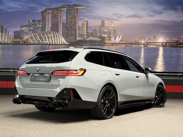 BMW 5-SERIE 520i M-Sport|ShadowLine|Panorama|H/K|208PK