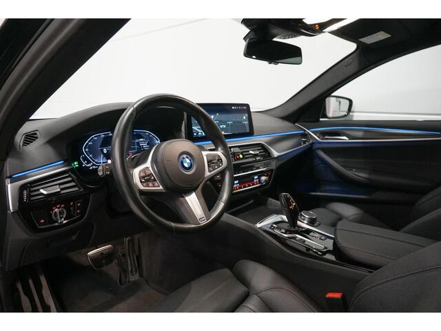 BMW 5-SERIE Touring 530e M-Sport | Panoramadak | CoPilot | Head Up