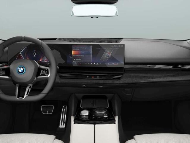 BMW 5-SERIE Touring 550e xDrive M-Sport