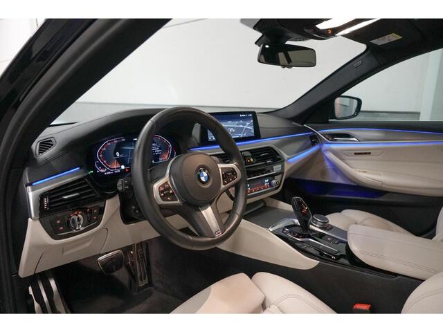 BMW 5-SERIE Touring 520i M-Sport | Panoramadak | Adapt. Cruise Control