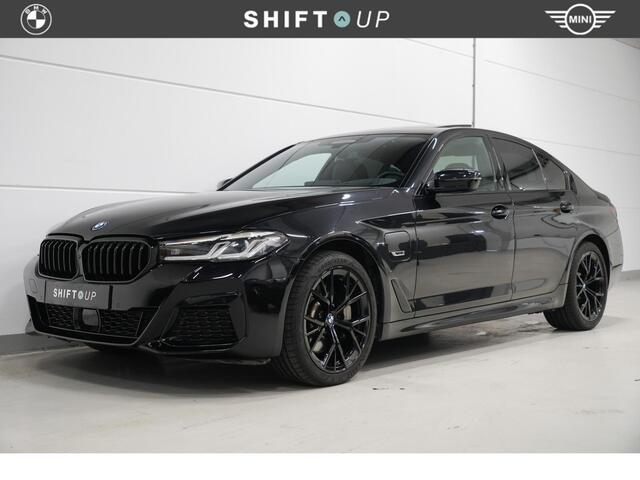 BMW 5-SERIE 530e xDrive M-Sport | Schuifdak | Harman Kardon | Head Up