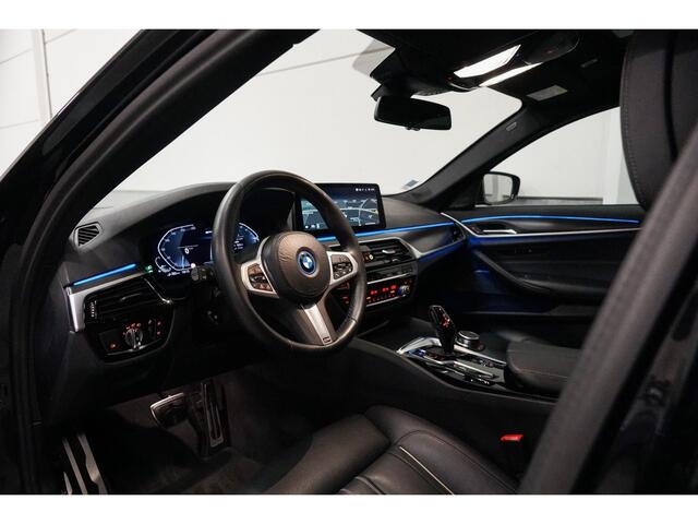 BMW 5-SERIE 530e xDrive M-Sport | Schuifdak | Harman Kardon | Head Up