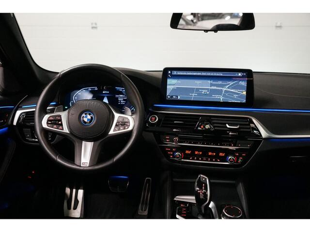 BMW 5-SERIE 530e xDrive M-Sport | Schuifdak | Harman Kardon | Head Up