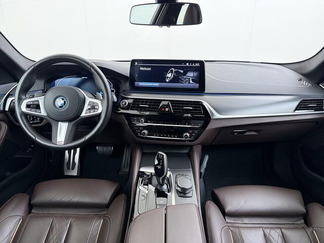 BMW 5-SERIE Touring 530e 292PK Hybrid xDrive M-Sport Leder Elek.Comfort Stoelen+Memory+Verwarmd Shadow Line Live Cockpit Pro Apple Carplay/Android Auto Ecc Business Edition Plus Elek.Achterklep Aero-Pack 4WD AWD Pdc DAB+ Led+High Beam Assist Cruise Control Wifi Deale