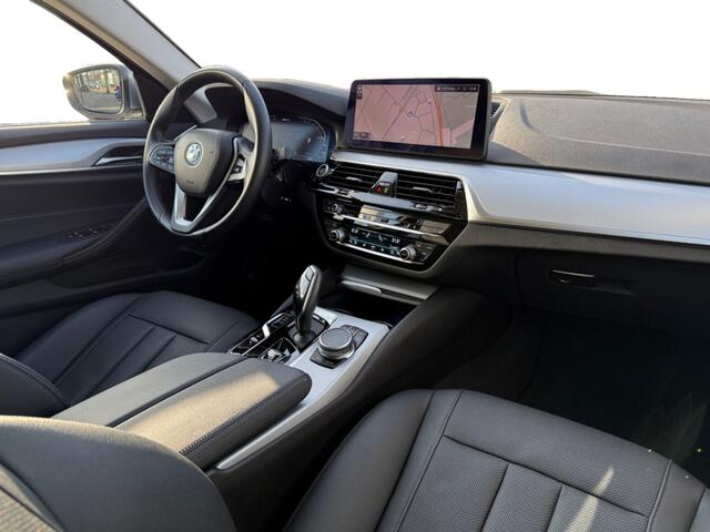 BMW 5-SERIE Touring 5 Serie Touring 530e High Executive I Trekhaak I Leder I Camera