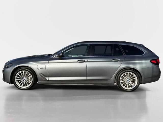 BMW 5-SERIE Touring 5 Serie Touring 530e High Executive I Trekhaak I Leder I Camera